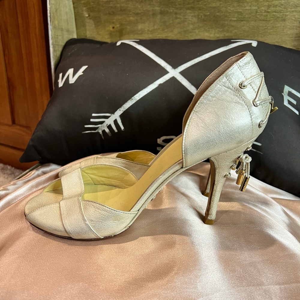 Versace tie heels - Picture 8 of 11